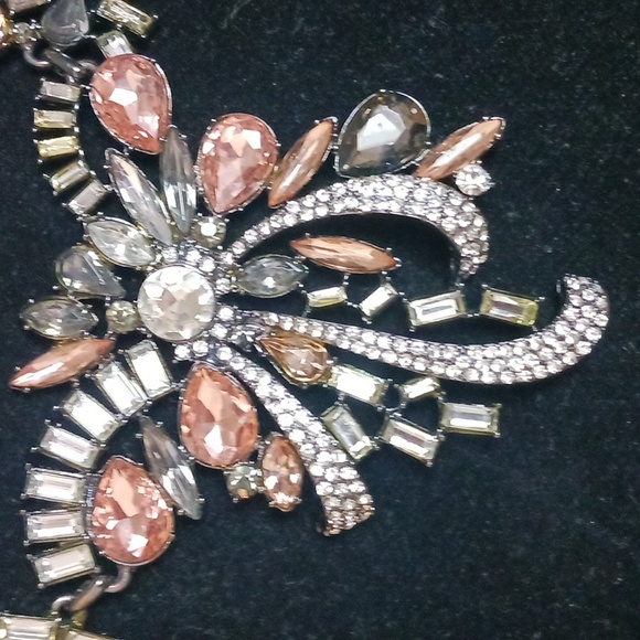 Joan Rivers Big Crystal Statement Necklace. - Picture 2 of 5
